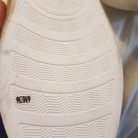 VINCE CAMUTO VC-BARITA SZ 6M TAN METALLIC SUEDE LOOK BLING SlipOn Sneaker - Picture 14 of 17